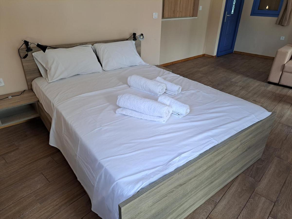 Blue Moon Apartment Agia Efimia Exterior photo